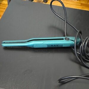 K&K Teal Hair Straightener